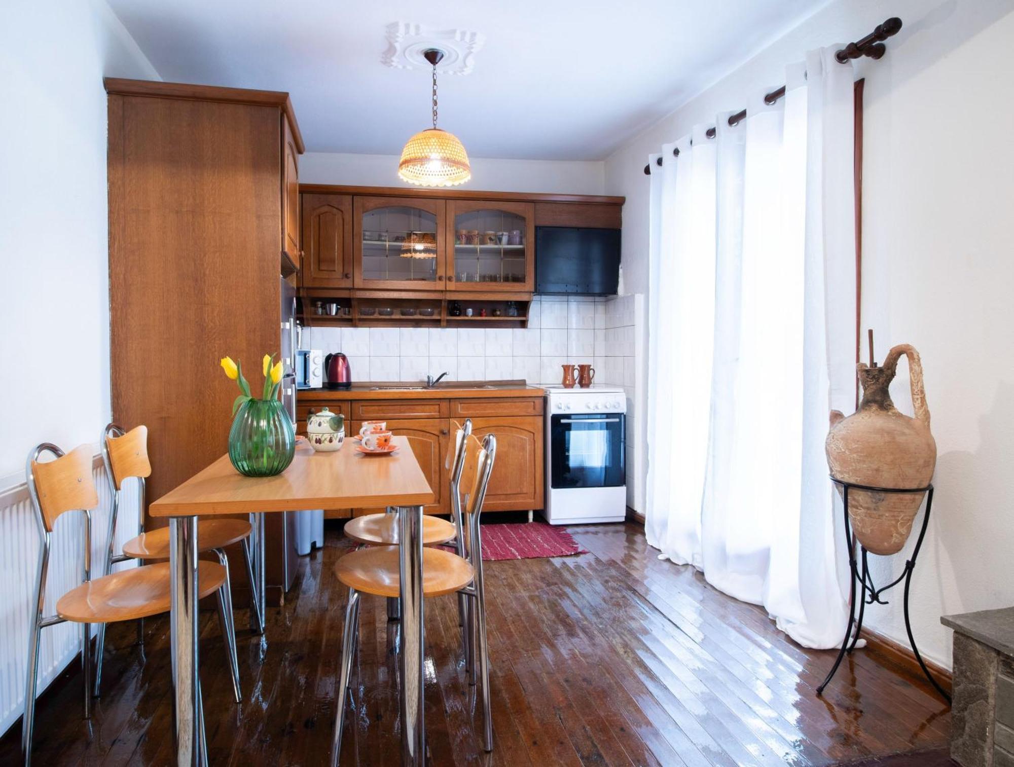 בית נופש 2 Bedroom Art House In קאבאלה