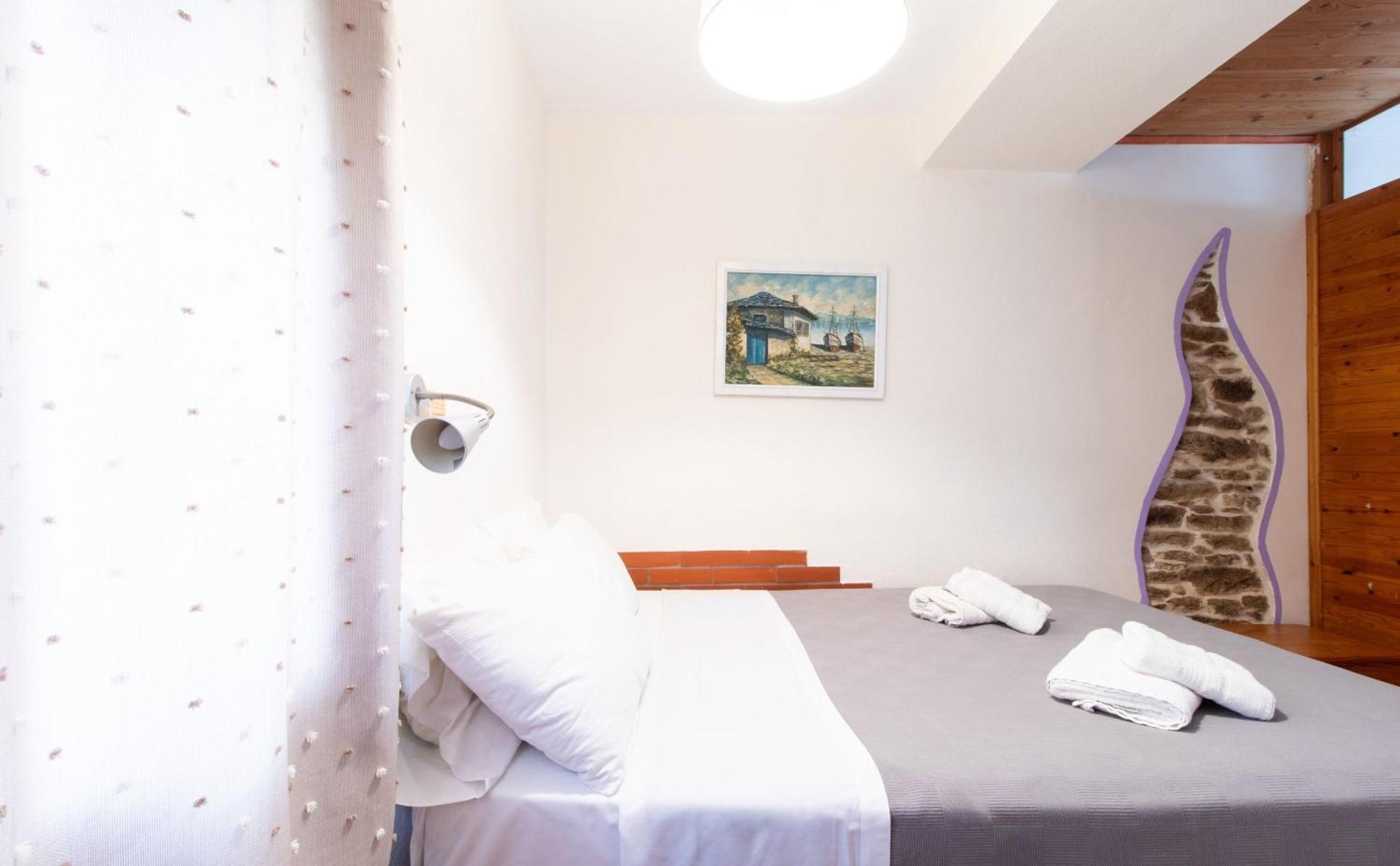 בית נופש 2 Bedroom Art House In